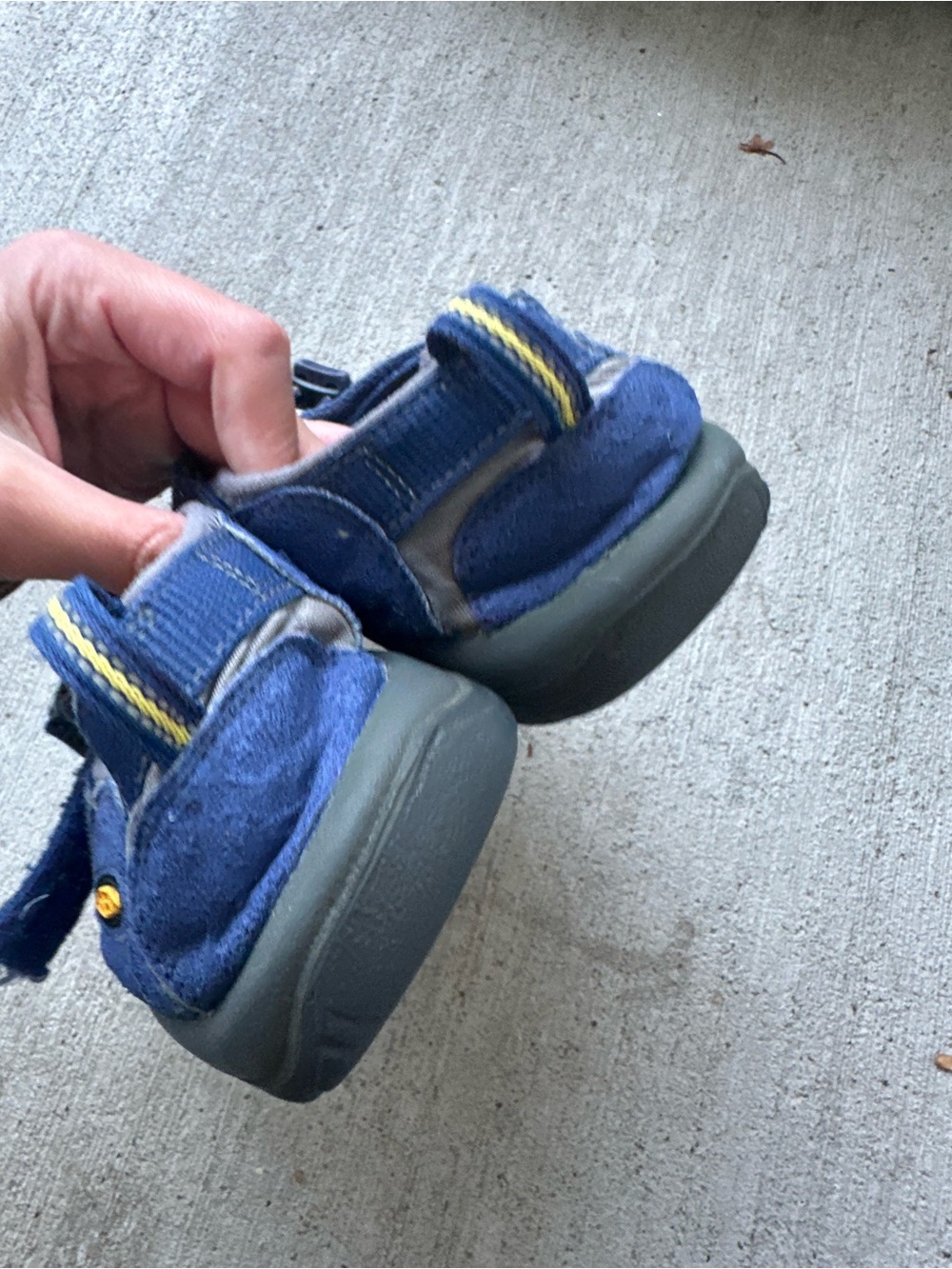 KEEN Newport H2 sandals youth size 2 - Picture 3 of 4
